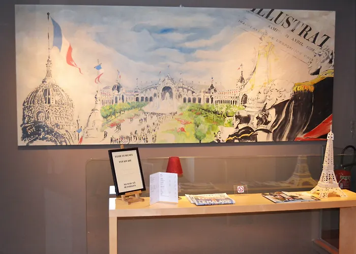 De L'exposition - Tour Eiffel 3* Paris