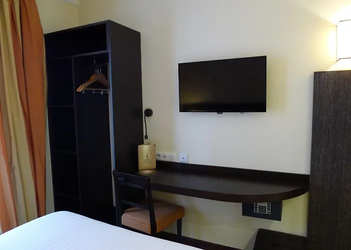 دو ليكسبوزيسيون - برج إيفل 3*