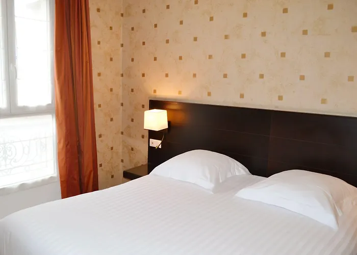 De L'exposition - Tour Eiffel 3*