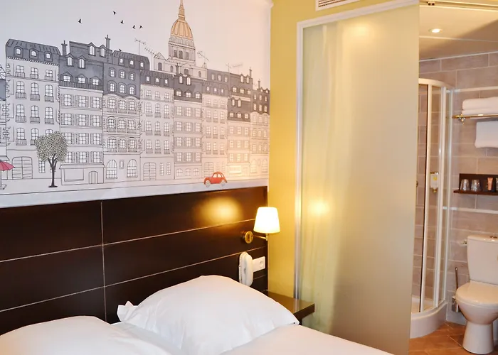 فندق دو ليكسبوزيسيون - برج إيفل باريس