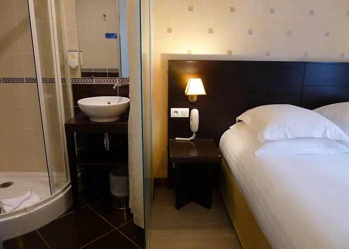 De L'exposition - Tour Eiffel 3*