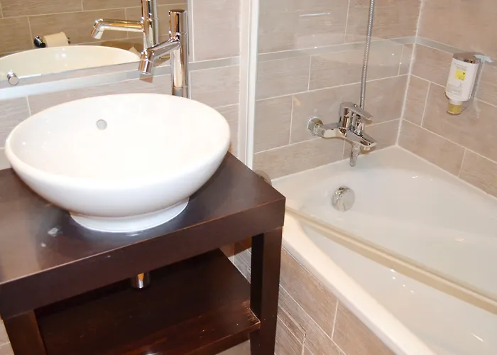 De L'exposition - Tour Eiffel Hotel Paris