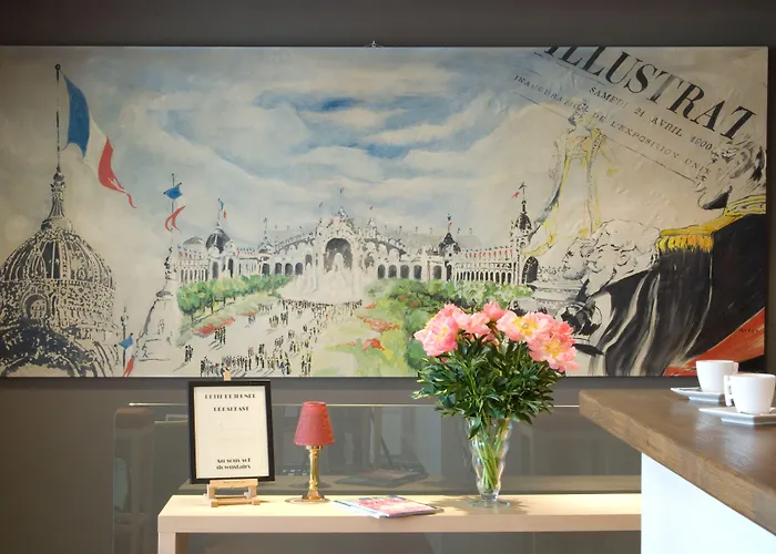 De L'exposition - Tour Eiffel 3*