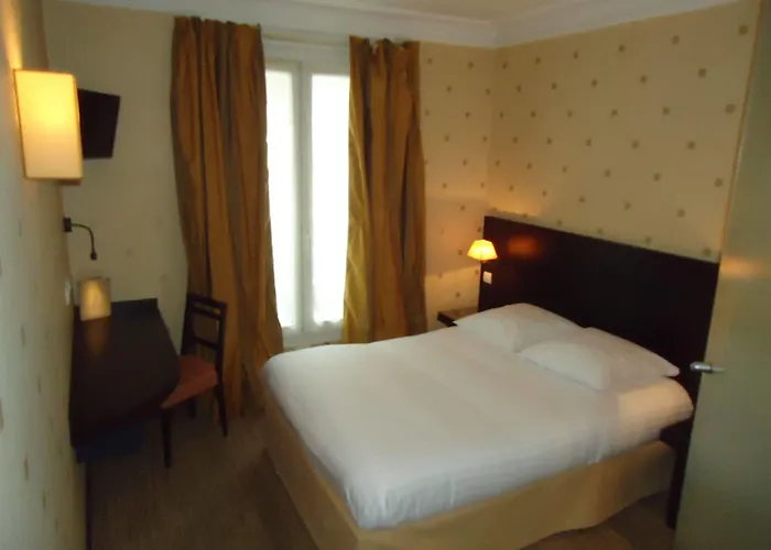 دو ليكسبوزيسيون - برج إيفل 3* باريس