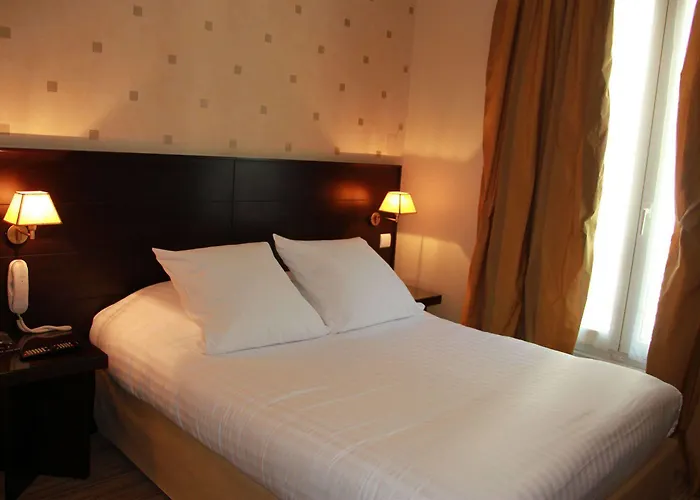 دو ليكسبوزيسيون - برج إيفل باريس