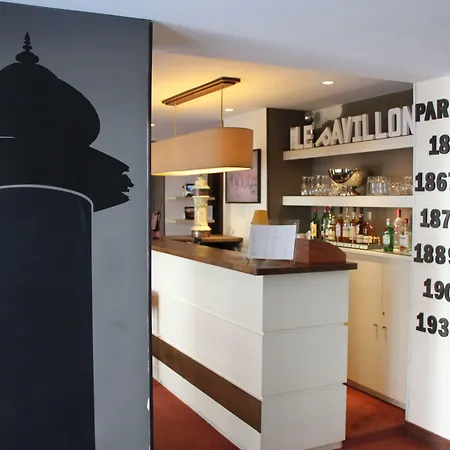 De L'exposition - Tour Eiffel 3* París