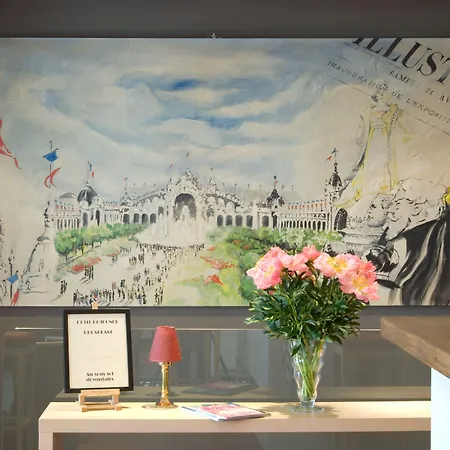 De L'exposition - Tour Eiffel 3*