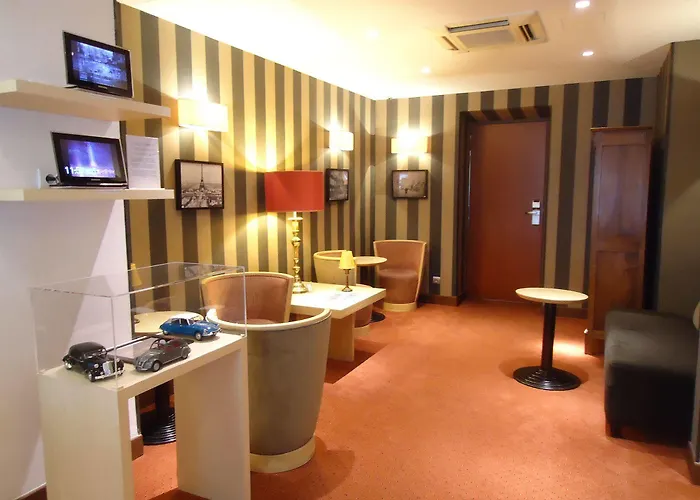 De L'exposition - Tour Eiffel Hotel Paris