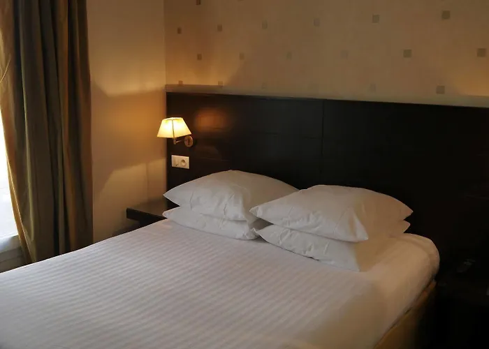 De L'exposition - Tour Eiffel 3* Paris